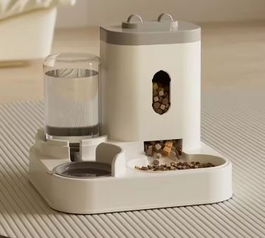 Automatic Pet Feeder for Dogs and Cats: Food and Water Dispenser